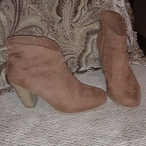 ❤️ FINAL REDUCTION Suede Booties